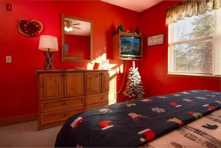 3211 Golf View Hillcrest Cordelia's Mtn View