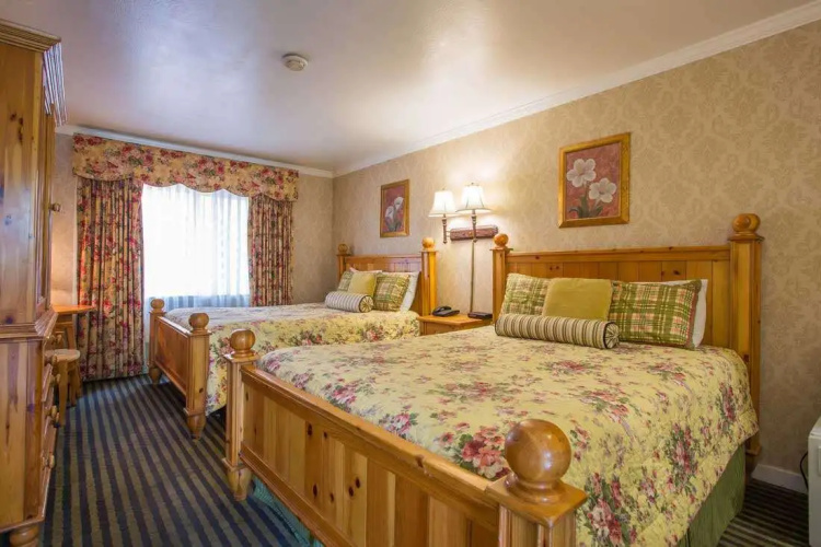 Carmel Inn And Suites