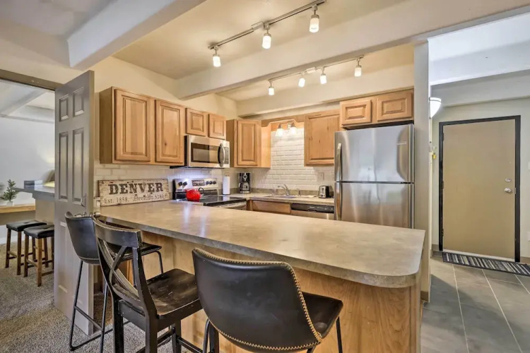 Lakefront Condo w/ Mtn Views in Dillon!