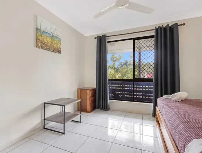 Spacious 3-bed Home With Large Balcony