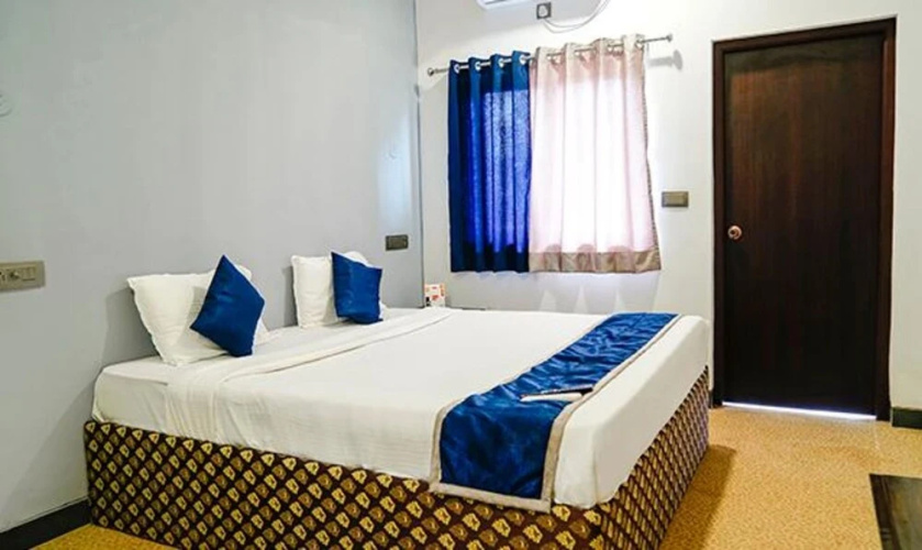 Fabexpress Paroza Suites