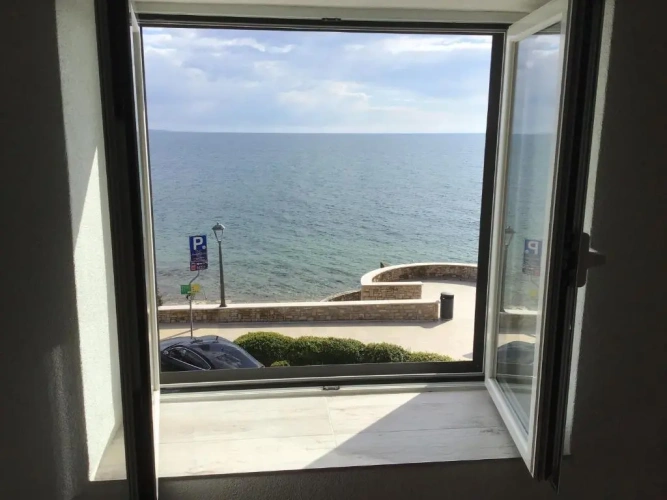 2 Bedrooms Apartment with sea view