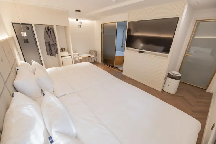 Standard Twin Family room