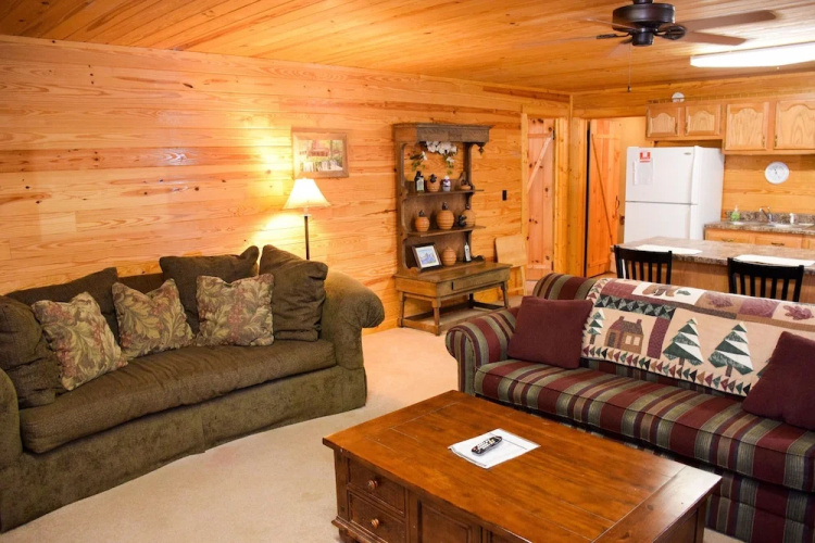 WEEKS WORTH - 3 Br Cabin