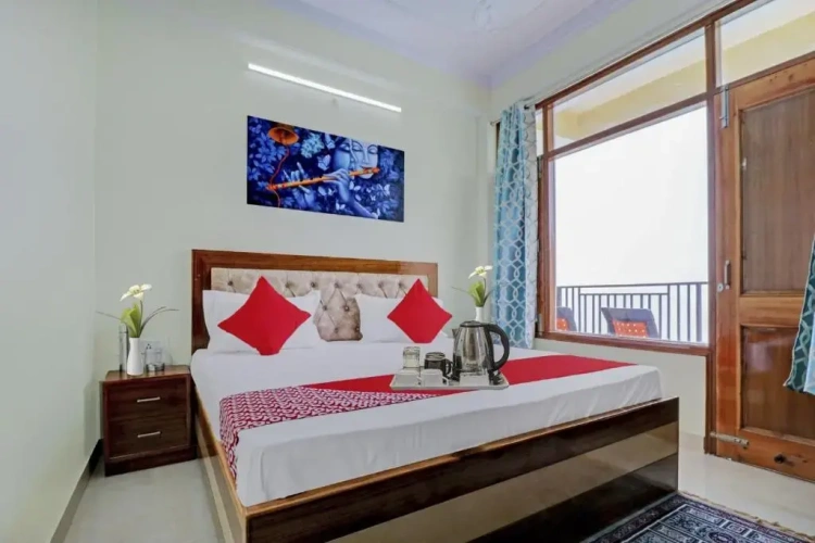 Standard Triple room with view