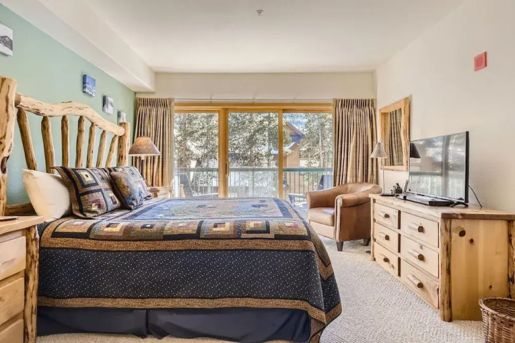 5023 Gateway 2 Bedroom Condo