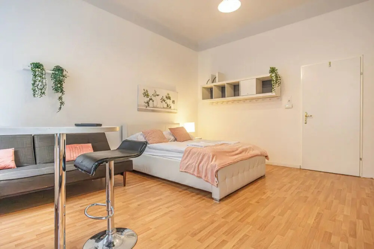 Chic 2BR City Stay Central Location