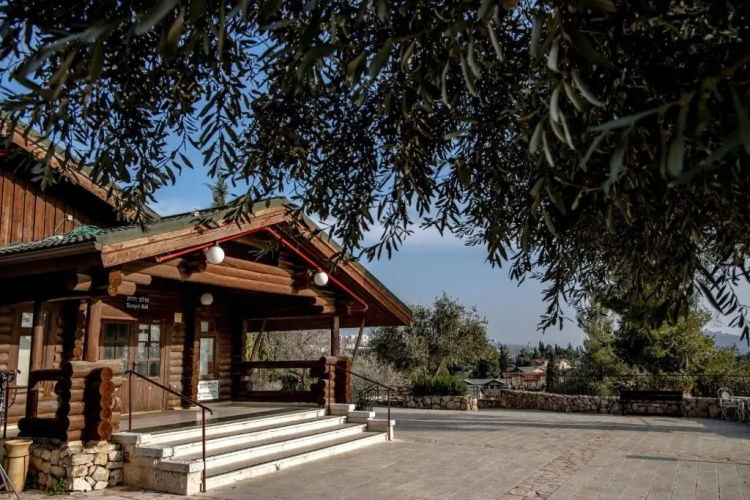 Logos hotel in Yad Hashmona