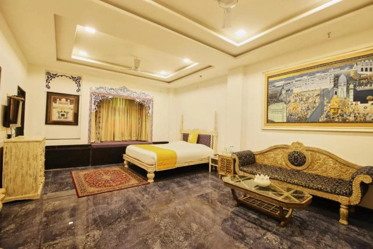 Bloom Boutique | Lake Pichola