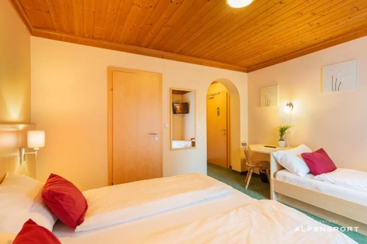 Standard Triple room with balcony