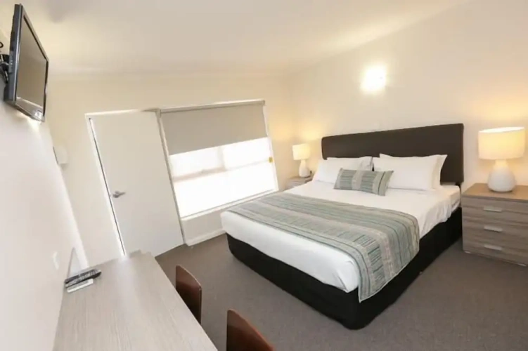 1 Bedroom Deluxe Suite