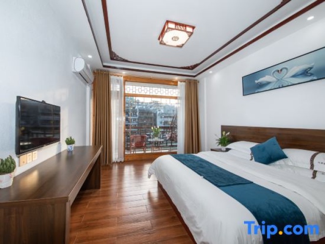 Standard Double room with river view