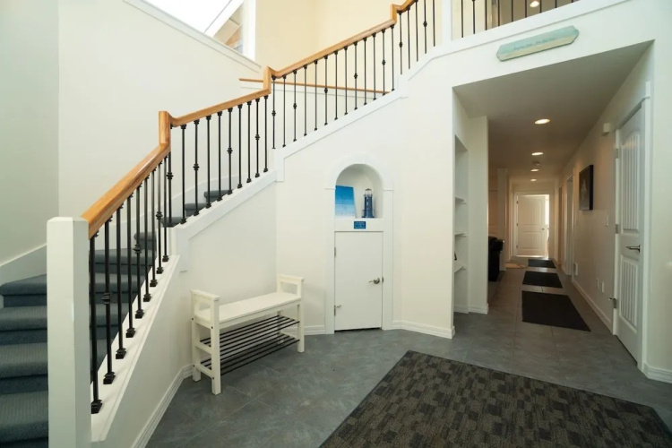 The Lighthouse 3 Br home by RedAwning
