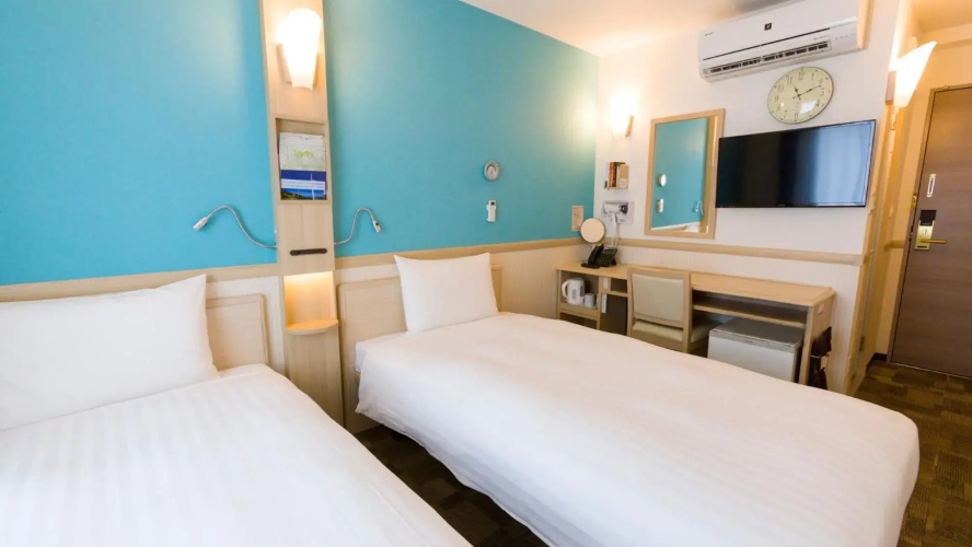Toyoko Inn Toride-eki Higashi-guchi