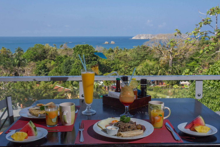 El Faro Beach Hostel