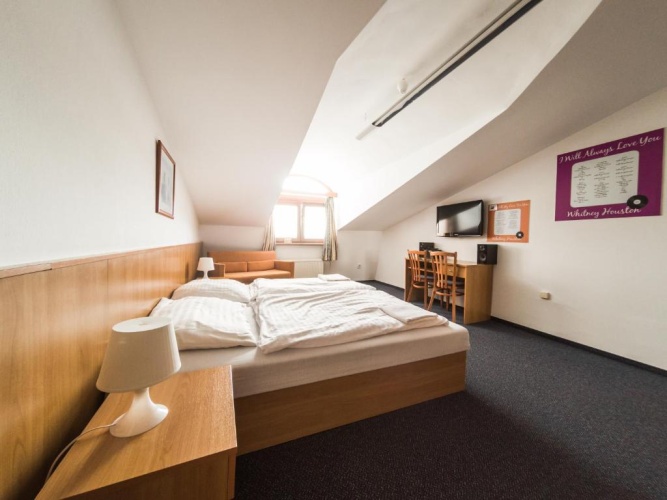 Quadruple Family Suite