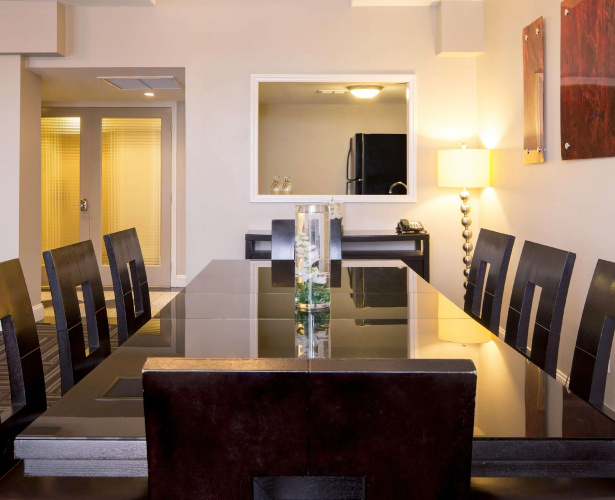 DoubleTree by Hilton Raleigh Brownstone University