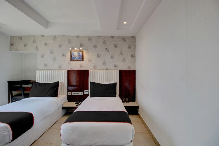 Collection O 135 Hotel Broadway