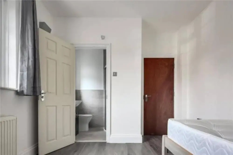 Limehouse Townhomes-4 Bedrooms,3 Bathrooms,garden