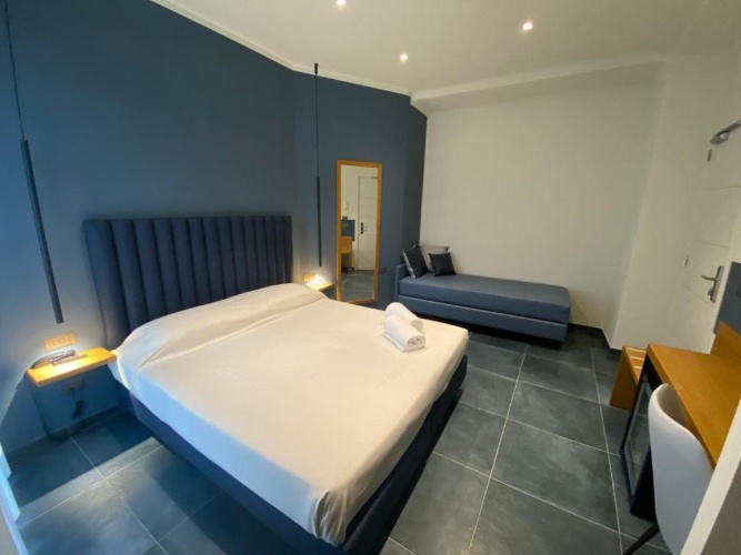 Standard Triple room with balcony