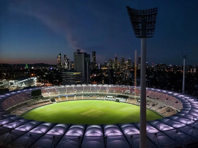 Executive 2-bed With Stadium View, Great Amenities