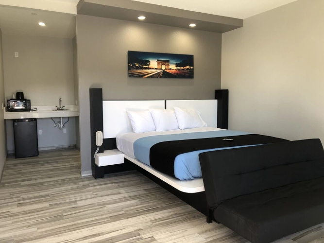 Crystal Inn