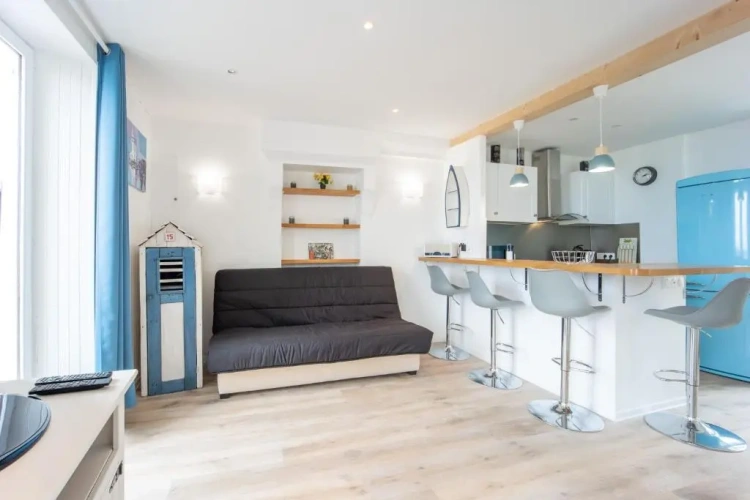 2 Bedrooms Apartment