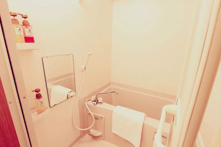 Uihome Five Star Kujyo Hotel(Uihomeファイブスター九条ホテル大阪ドーム)