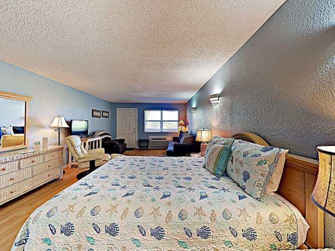 121 Sea Breeze - Smooth Sailing by RedAwning