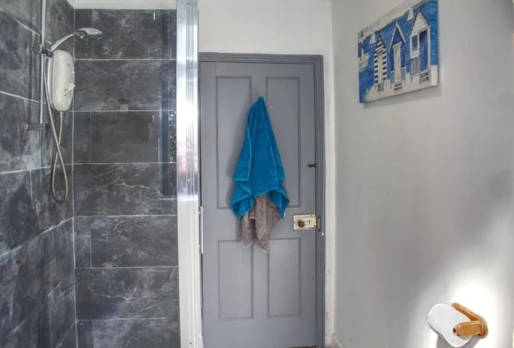 3 Bedrooms Cottage