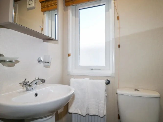 Chichester Lakeside Holiday Park