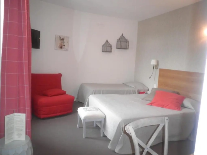 Standard Triple room