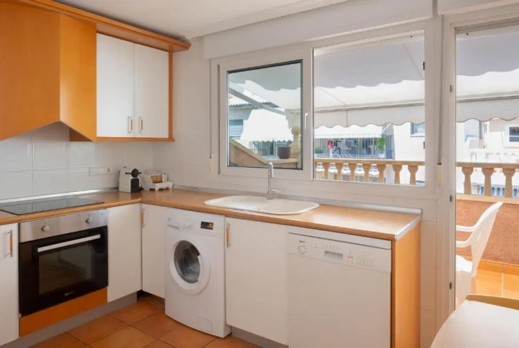 3 Bedrooms Apartment