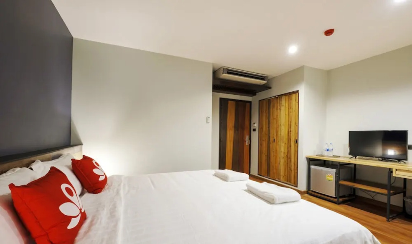 Zen Rooms Zleepmotion Bangkok