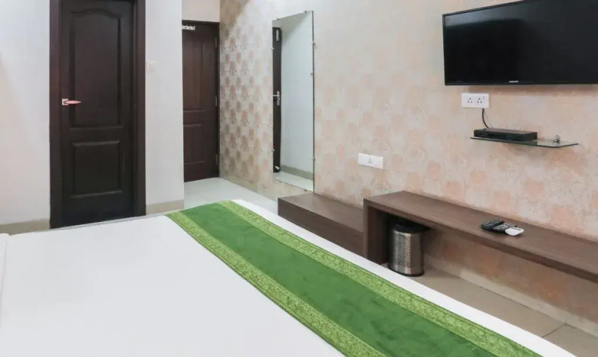 Hotel Divya Palace