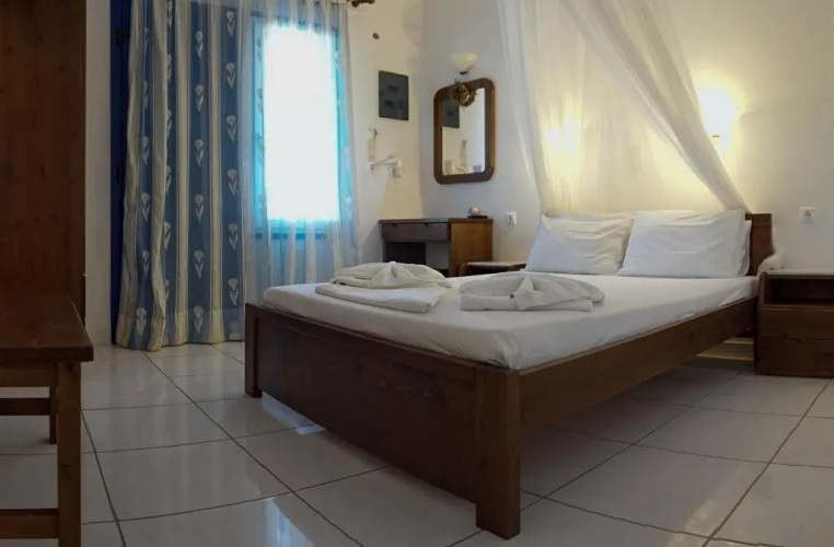 Dina Naxos Studios