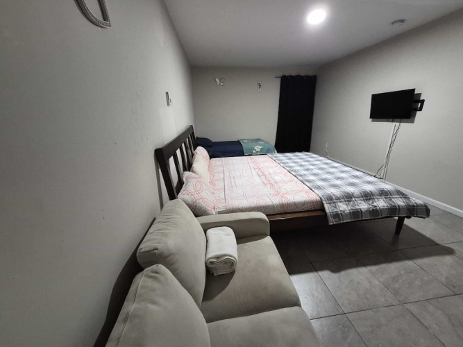 Modern Quiet Suite
