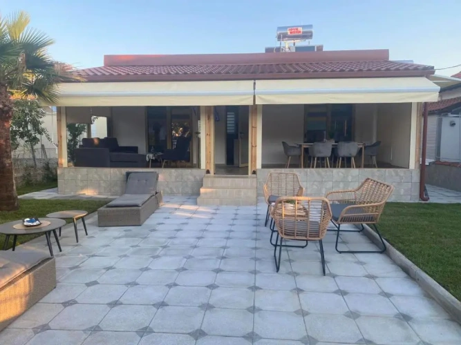 2 Bedrooms Villa