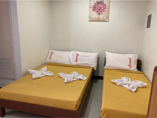 Standard Triple room