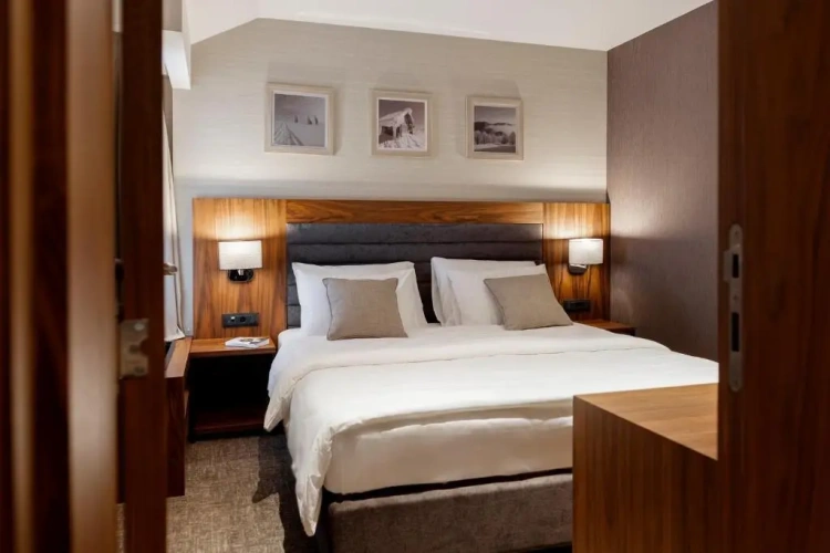 Standard Triple room with view