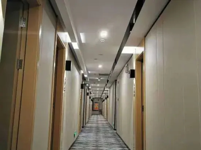 Yimi Select Hotel (Guangzhou Zhujiang New Town Wuyangcun Metro Station)