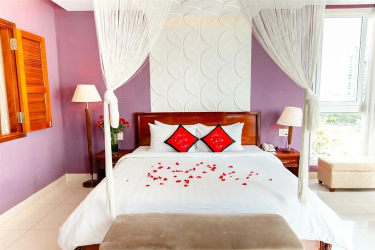 White Lotus Hotel Saigon
