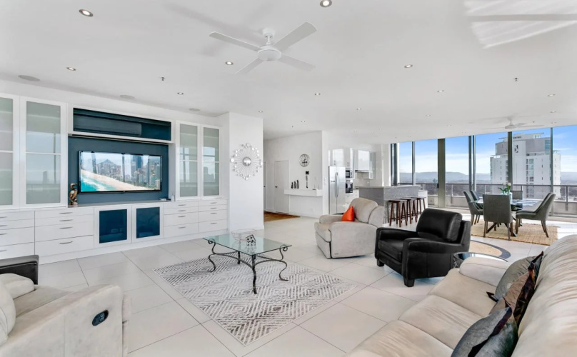 Solaire Apartments