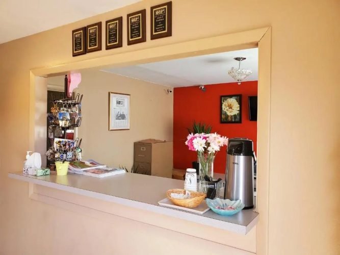 Budget Inn Express