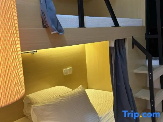 Bed in Dorm (male dorm)