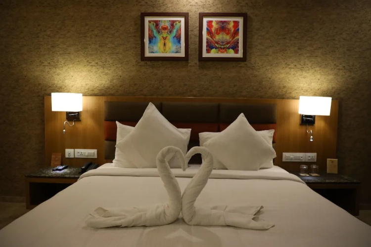Neel's City Resort