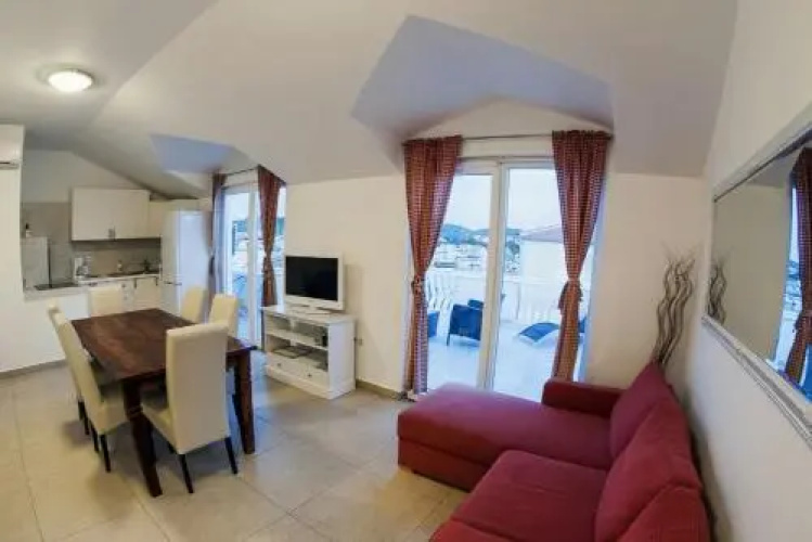 Apartments Leut