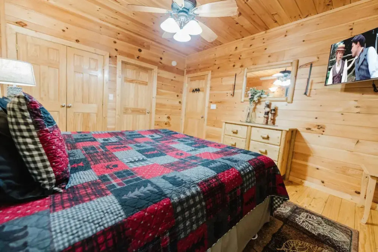 Ali's Dream 3 Bedroom Cabin by RedAwning