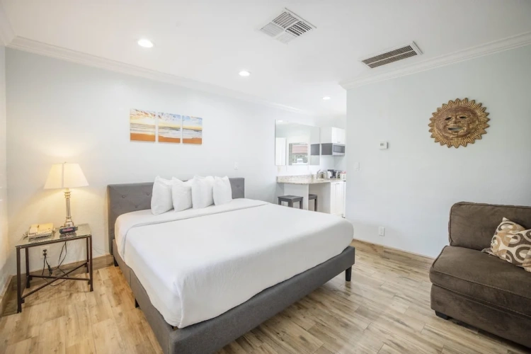 Standard Double room with courtyard view