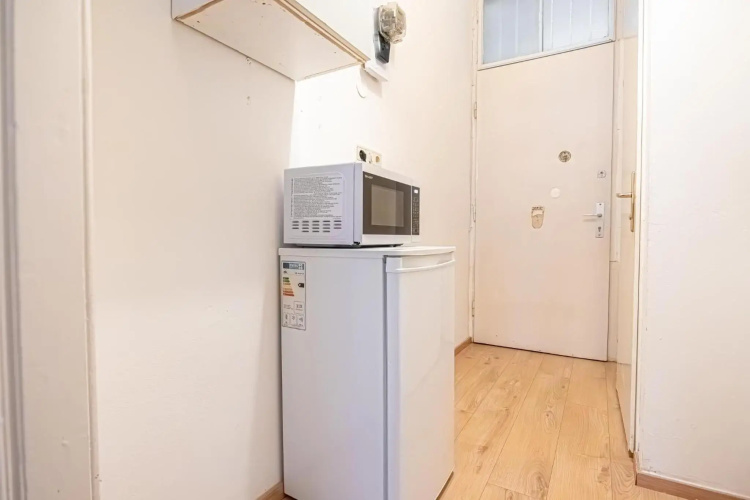 Comfortable 2BR Apt. Central and Well Connected